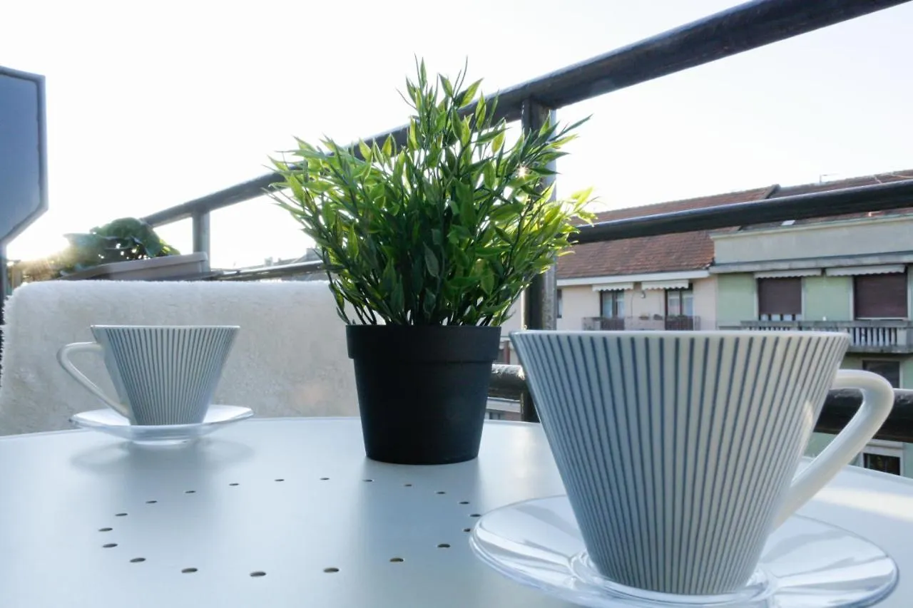 Top Apartment In The Center Balcony+Wi-Fi+Panorama Milan Italy